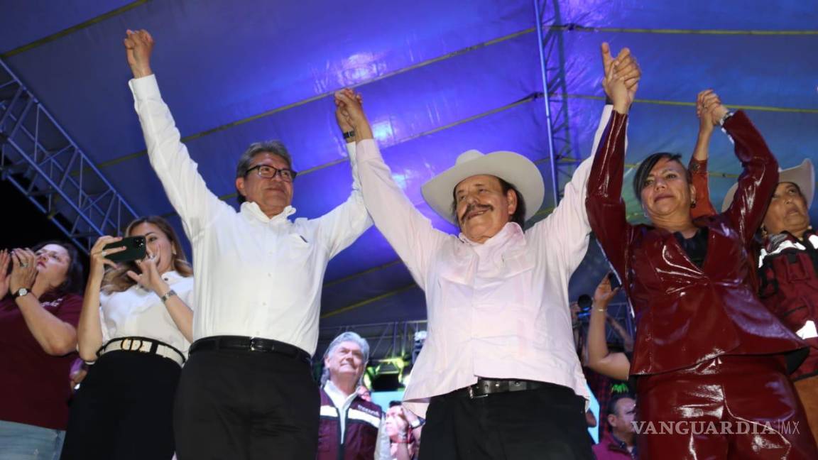 $!Al cierre de la campaña lo acompaño Ricardo Monreal, senador de Morena, junto a demás candidatos a diputados.