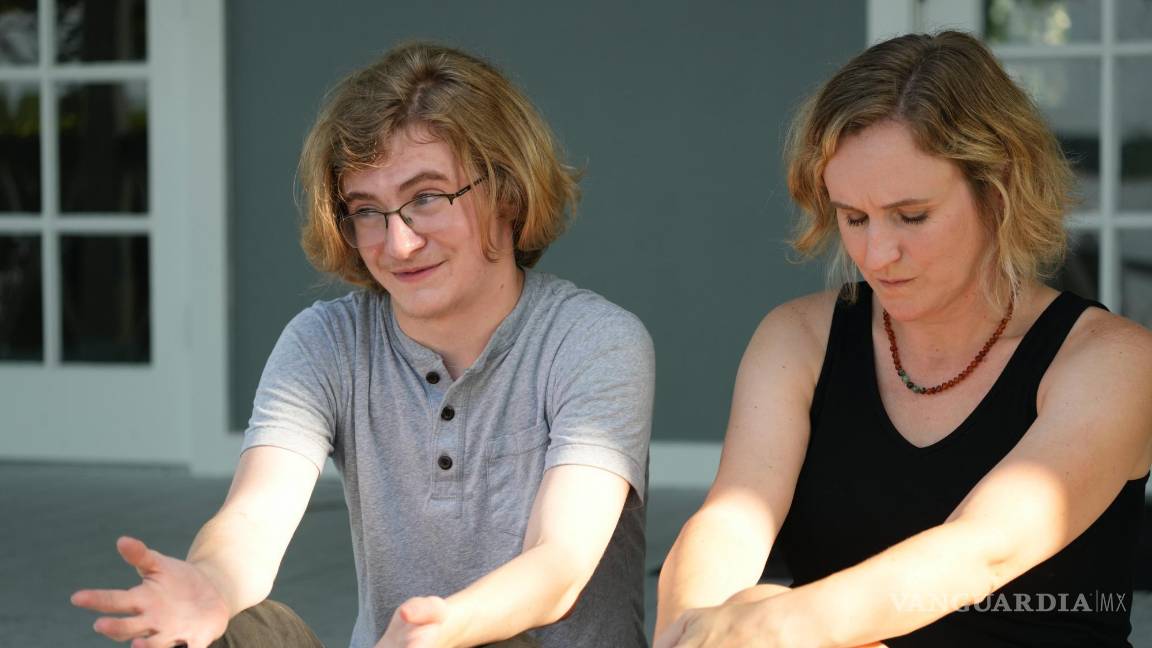 $!Ray Walker habla sobre su necesidad de mudarse a Virginia para recibir atención continua de afirmación de género y los efectos en su familia.