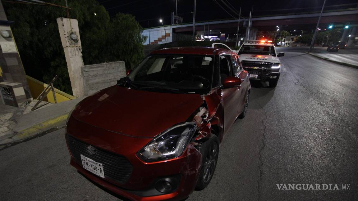 Reportan aparatoso accidente en Periférico de Saltillo; distracción provoca choque