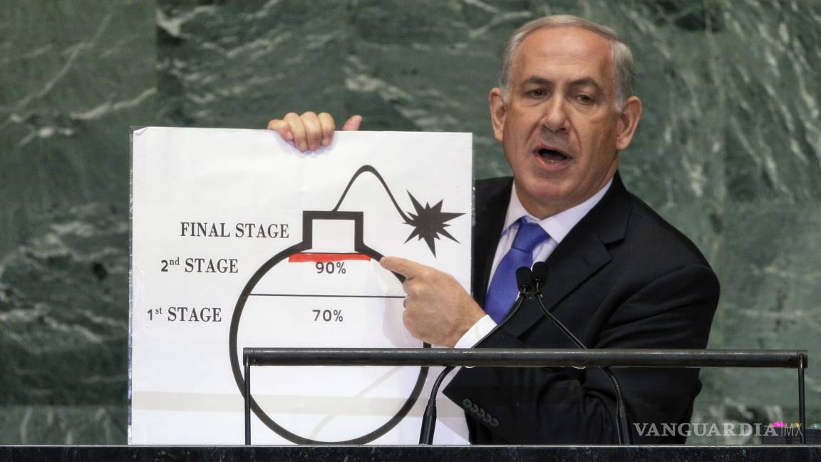 $!El primer ministro israelí, Benjamin Netanyahu, muestra una ilustración mientras describe sus preocupaciones por las ambiciones nucleares de Irán, en su discurso en le 67ma sesión de la Asamblea General de Naciones Unidas.