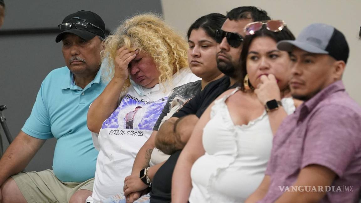 Abre policía de Texas indagatoria interna por tiroteo en Uvalde