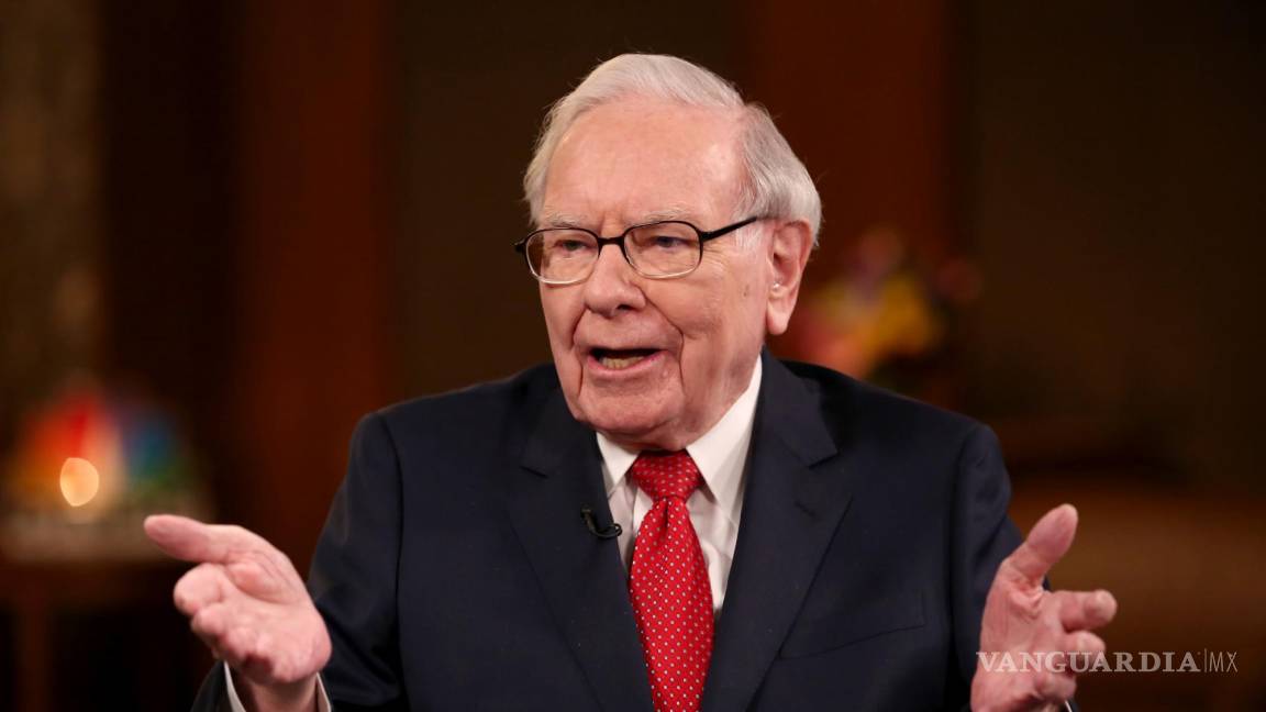 Ignora Buffett a Fitch y compra 10 mil mdd en bonos de Estados Unidos