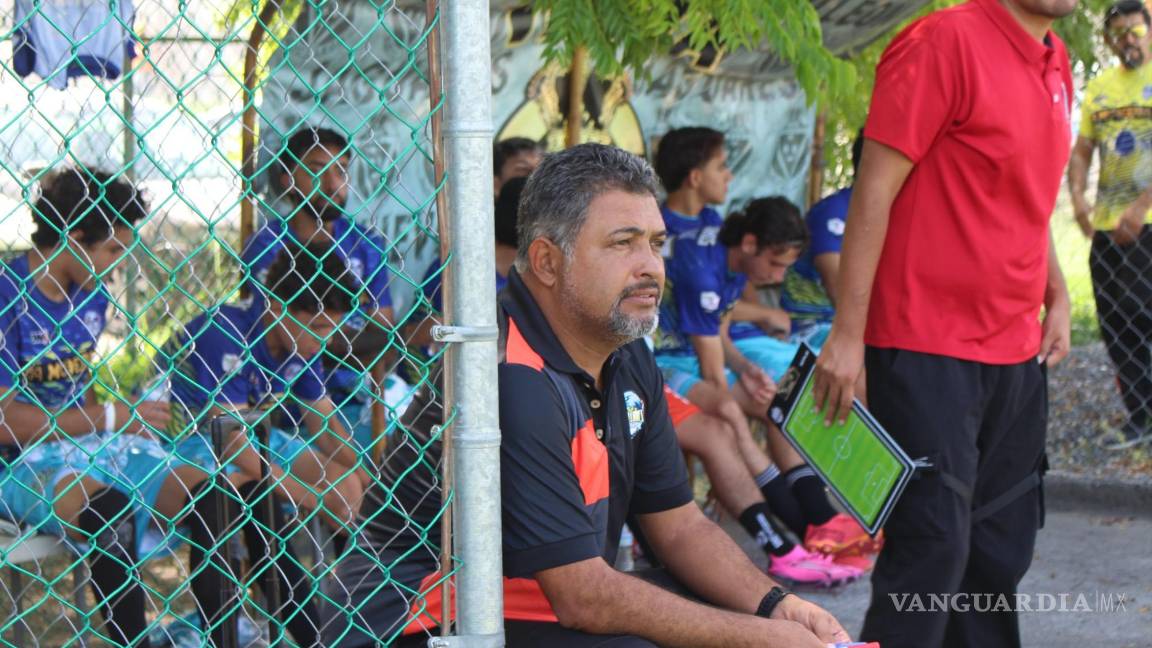 $!Julio César “Piri” Jurado debutó en el banquillo del cuadro emplumado.