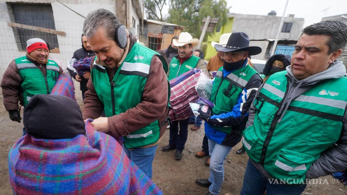 $!Las familias recibieron con gratitud los regalos.