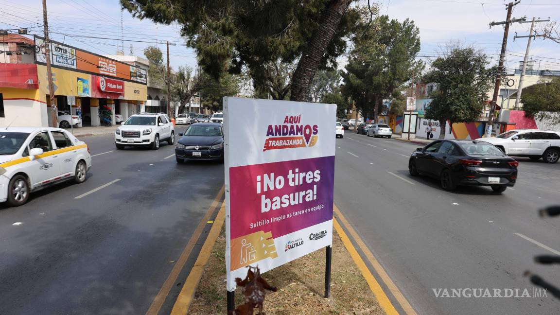 Saltillo: Con letreros en calles, lanzan campaña de prevención de accidentes, basura y suicidio