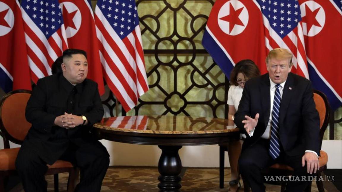 $!28 de febrero de 2019. El entonces presidente de Estados Unidos, Donald Trump, a la derecha, se reúne con el líder norcoreano, Kim Jong Un, en Hanoi, Vietnam.