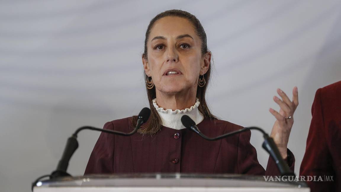 $!La candidata de Morena a la presidencia de México, Claudia Sheinbaum, participa durante una rueda de prensa, en la Ciudad de México.
