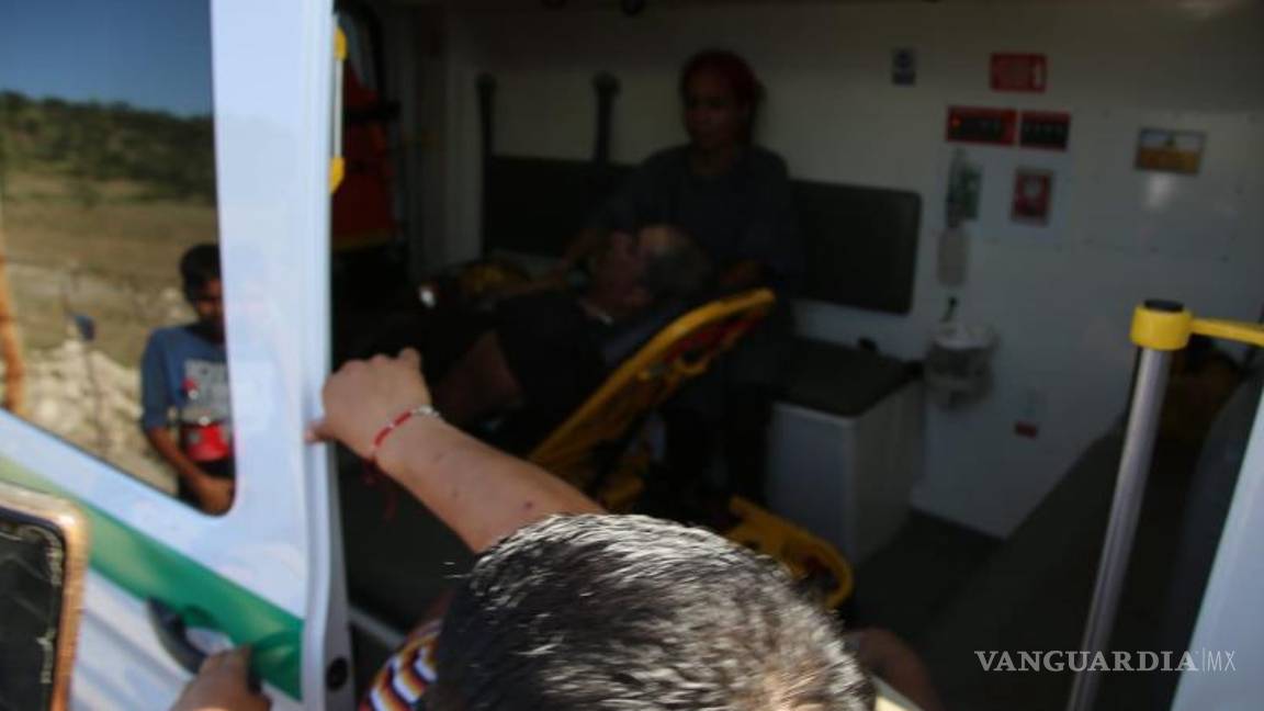 $!Una tercera persona que había quedado atrapada fue rescatada.