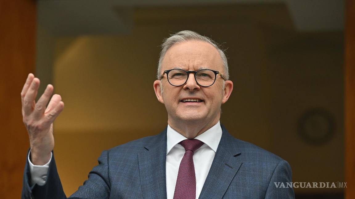 $!El primer ministro australiano, Anthony Albanese, habla sobre la legislación que fijaría los 16 años como edad mínima para que los niños utilicen las redes sociales.