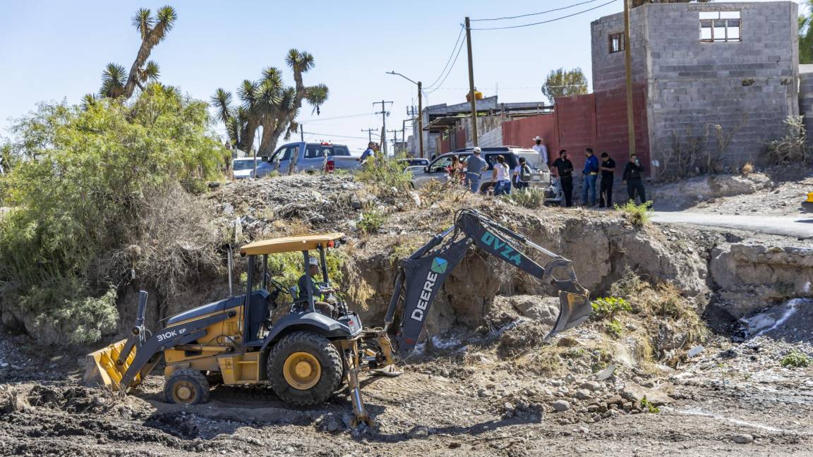$!Saltillo: arrancan trabajos de puente vehicular en antiguo camino a General Cepeda