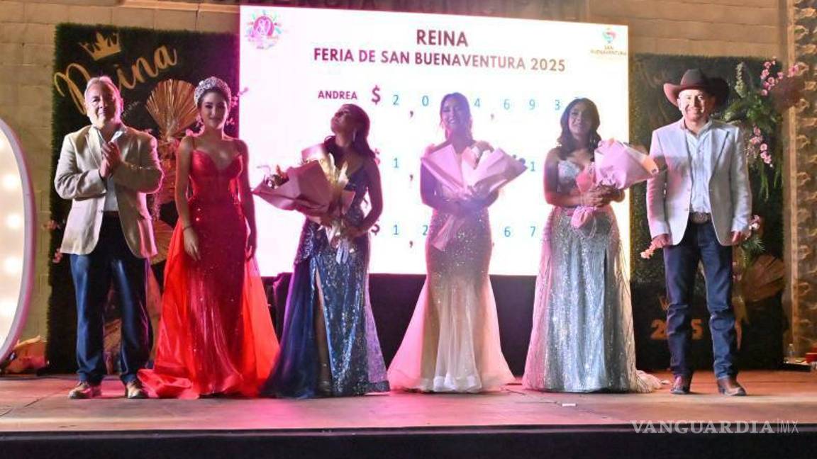 $!Las nuevas soberanas posan tras recibir los títulos oficiales.