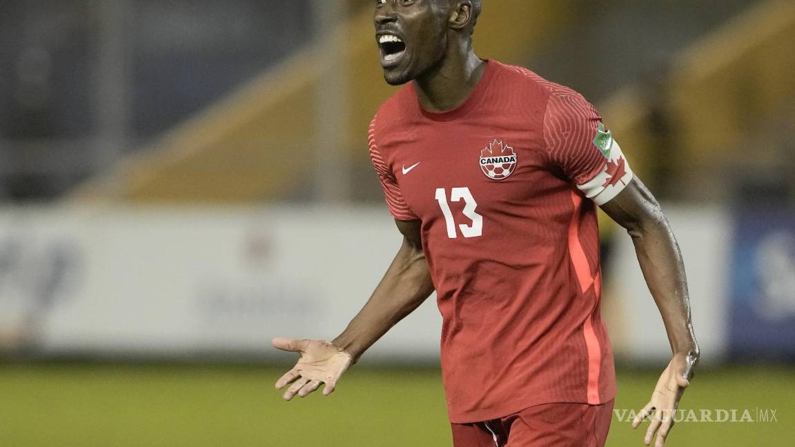 $!El canadiense Atiba Hutchinson celebra su gol contra El Salvador durante un partido de clasificación para la Copa Mundial de la FIFA Qatar 2022.