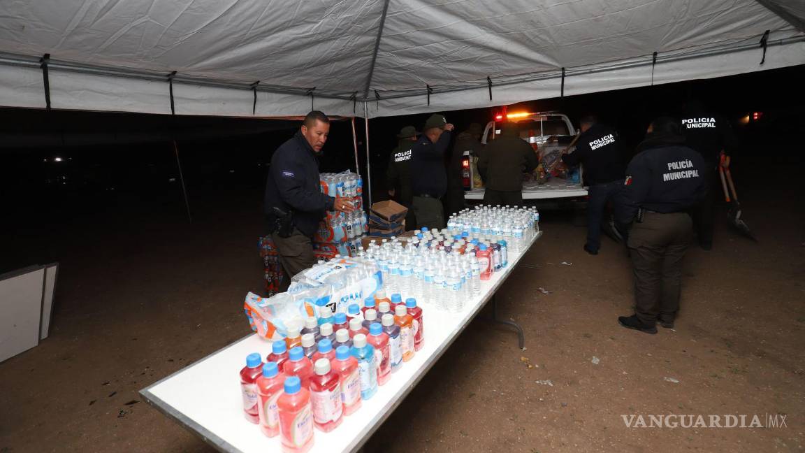 $!Autoridades locales hacen un llamado a la comunidad para que aporte víveres para los brigadistas que combaten el fuego.