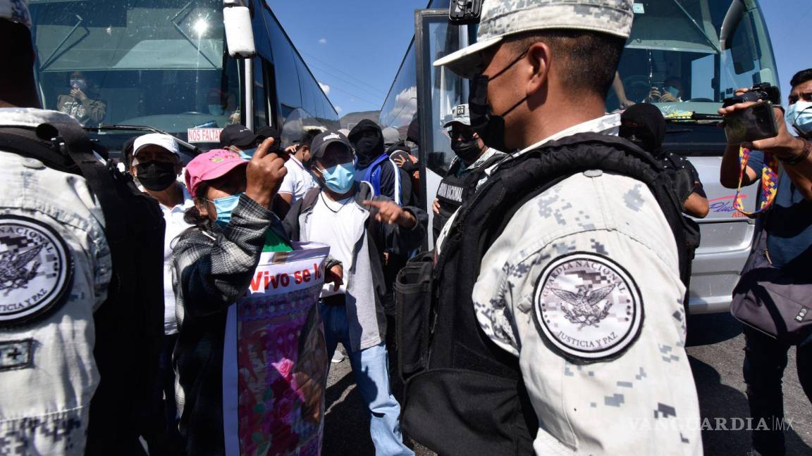 Liberan a 10 elementos de la Guardia Nacional retenidos por Normalistas de Ayotzinapa