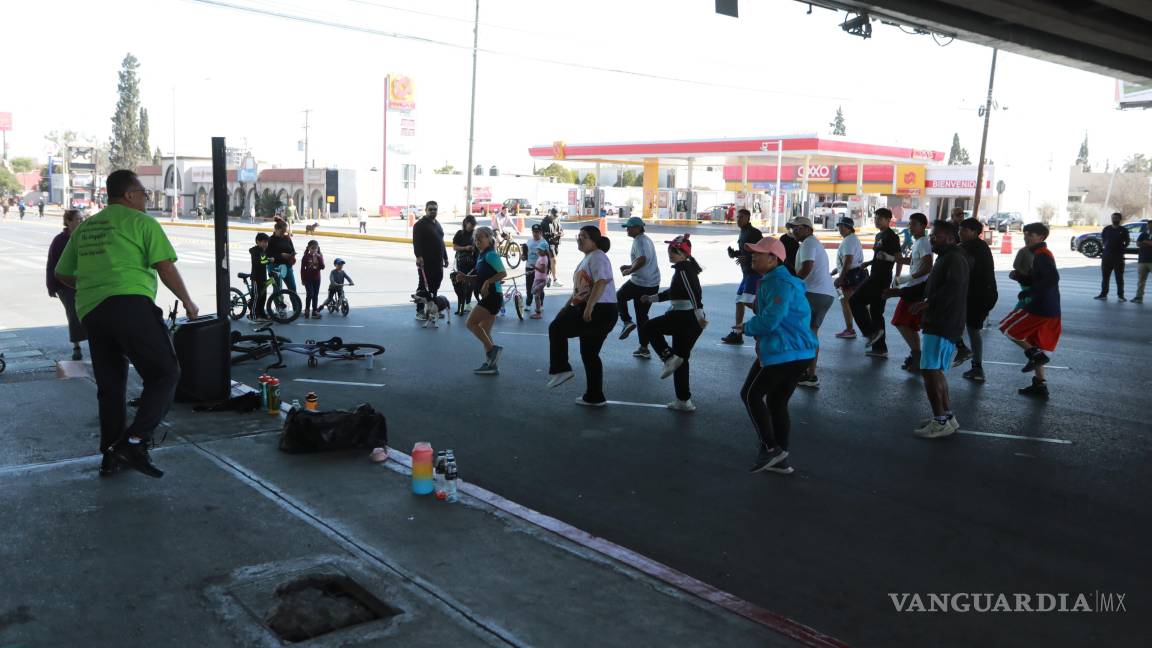 $!Decenas de familias se dieron cita en la Ruta Recreativa “Por amor a Saltillo” para disfrutar de actividades deportivas, recreativas y de salud.