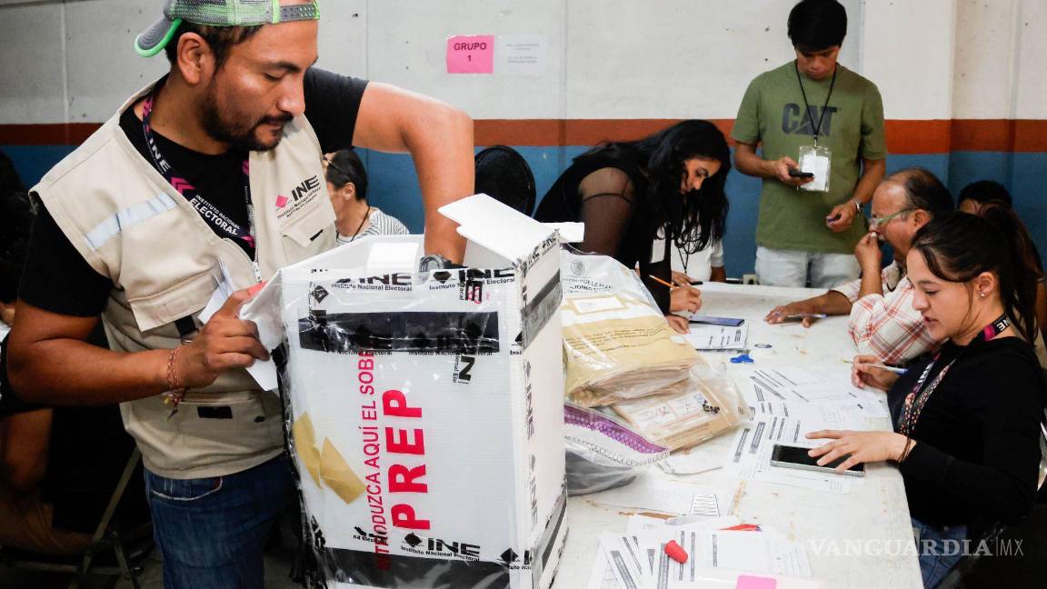 $!Personal del INE realizó conteo de actas y votos de la elección federal del domingo 2 de junio, en las instalaciones de la Junta Distrital Ejecutiva del distrito 09.