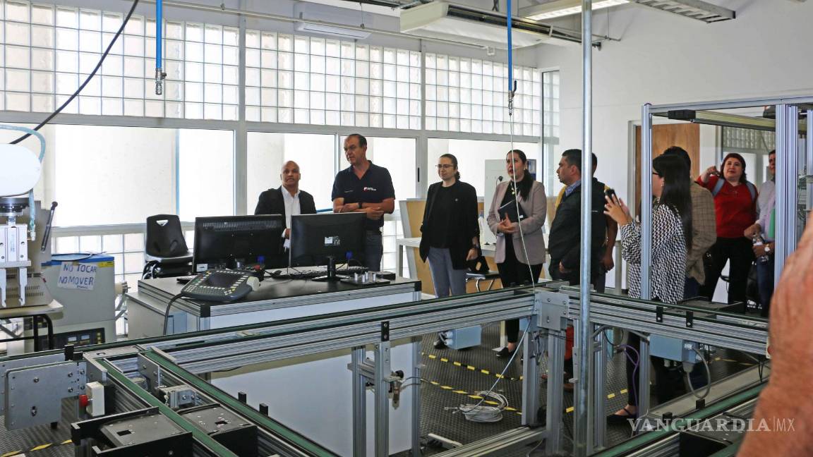 $!“Nuestros alumnos están listos para trabajar en los requisitos solicitados”, dijo la directora de Sistemas.