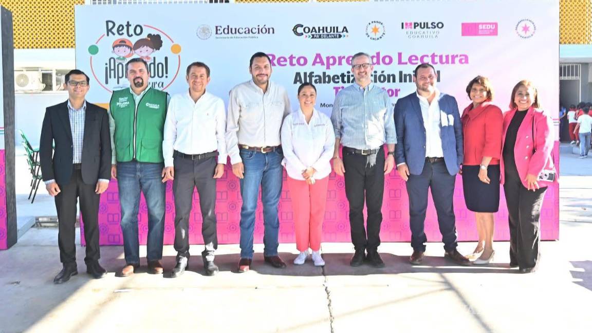 $!Funcionarios estatales y municipales participaron en la presentación del programa educativo en la escuela El Socorro.
