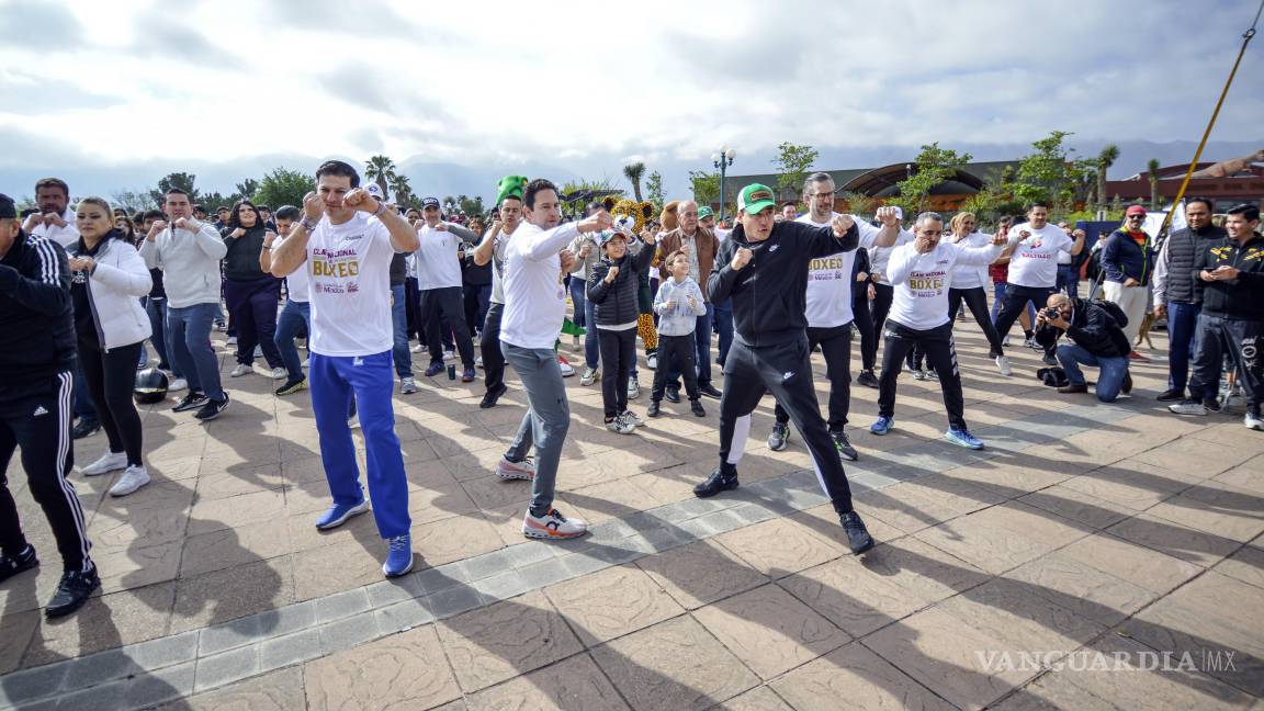$!La clase nacional de boxeo en Saltillo reunió a deportistas locales y autoridades, promoviendo la activación física y la cohesión social.