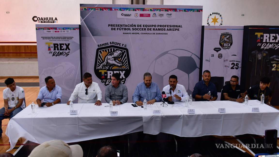 $!Autoridades municipales y empresarios presentaron el nuevo equipo “T-Rex”.