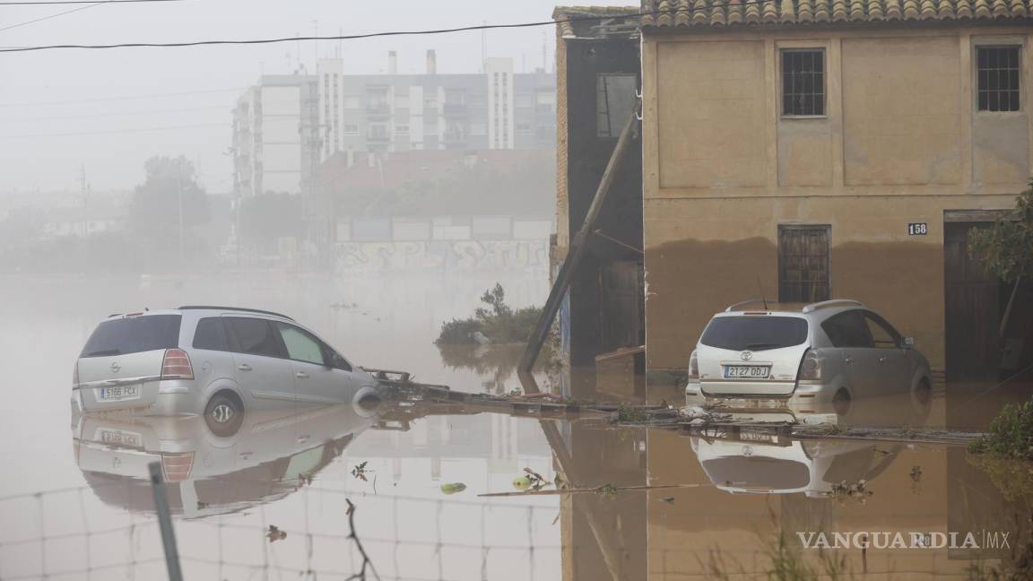 Declaran 3 días de luto tas las peores inundaciones en un siglo provocadas por el fenómeno meteorológico DANA en Valencia (fotogalería)