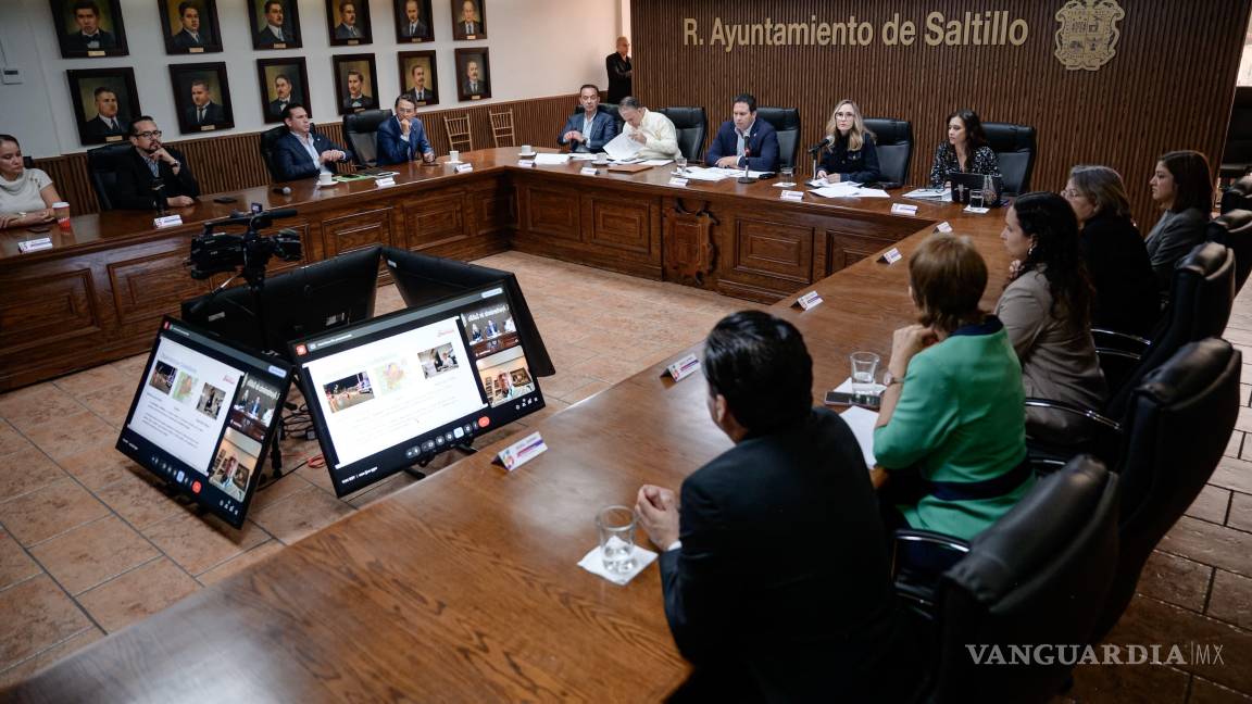 $!Durante la sesión se aprobó la convocatoria para elegir al Contralor Ciudadano y se designó como presidente del Consejo a Roberto Cabello Elizondo.