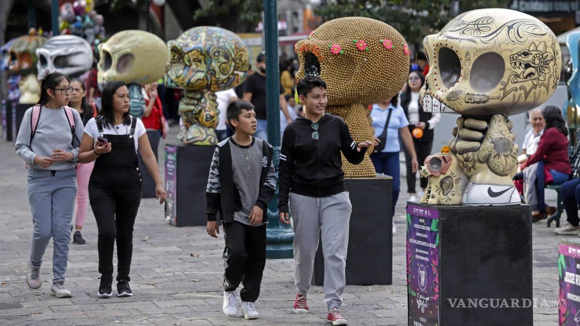 Fotografías de la exhibición ‘Me lleva la Huesuda’ en la ciudad de Puebla, que es la más grande de México
