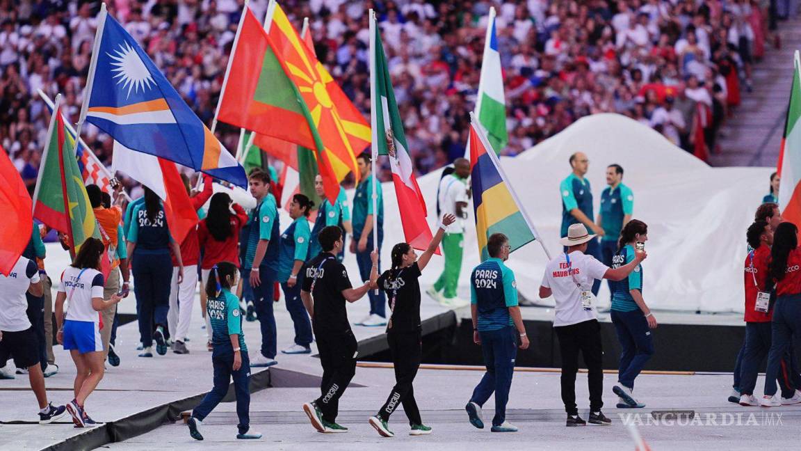 Nuria Diosdado y Marco Verde representan a México en la clausura de los Juegos Olímpicos