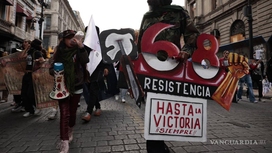 Marcha 2 de octubre: Conmemoran 56 años de la masacre de Tlatelolco; incendian estación del Metro