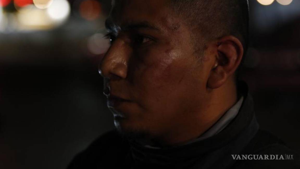 $!Oficial herido durante la manifestación.