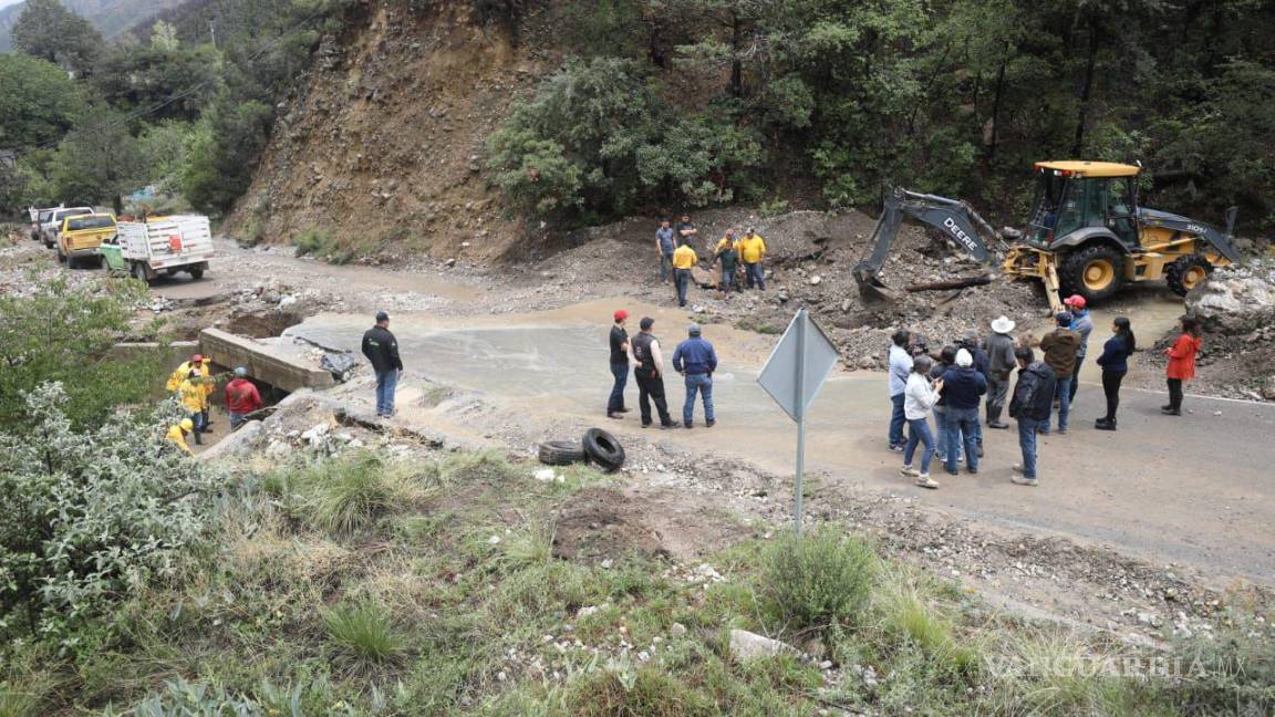 Coordina Gobierno estatal con Arteaga y Santiago, Nuevo León, trabajos para despejar caminos afectados por tormenta