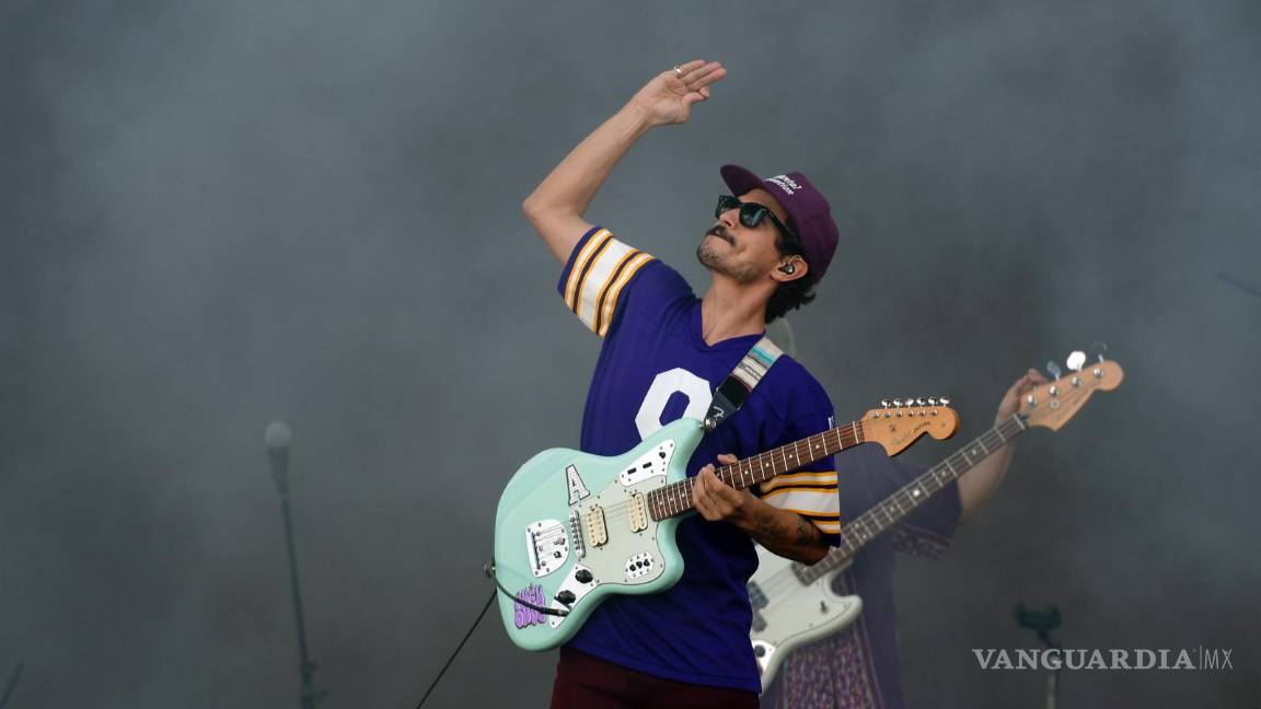 $!Caloncho conquistando al público Saltillense durante la apertura del festival