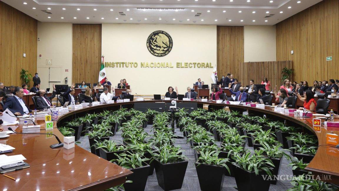INE frena a AMLO, Xóchitl Gálvez, Santiago Creel y Beatriz Paredes por contenido electoral