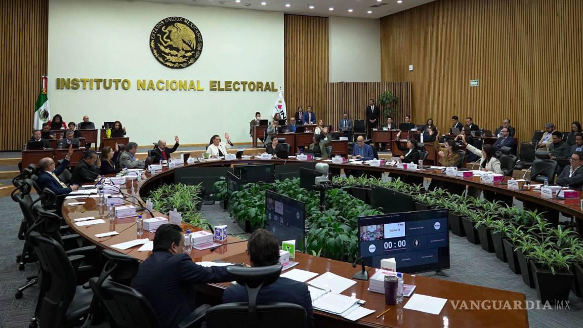 Juez denuncia a consejeros del INE ante la FGR por no acatar suspensión de elección judicial