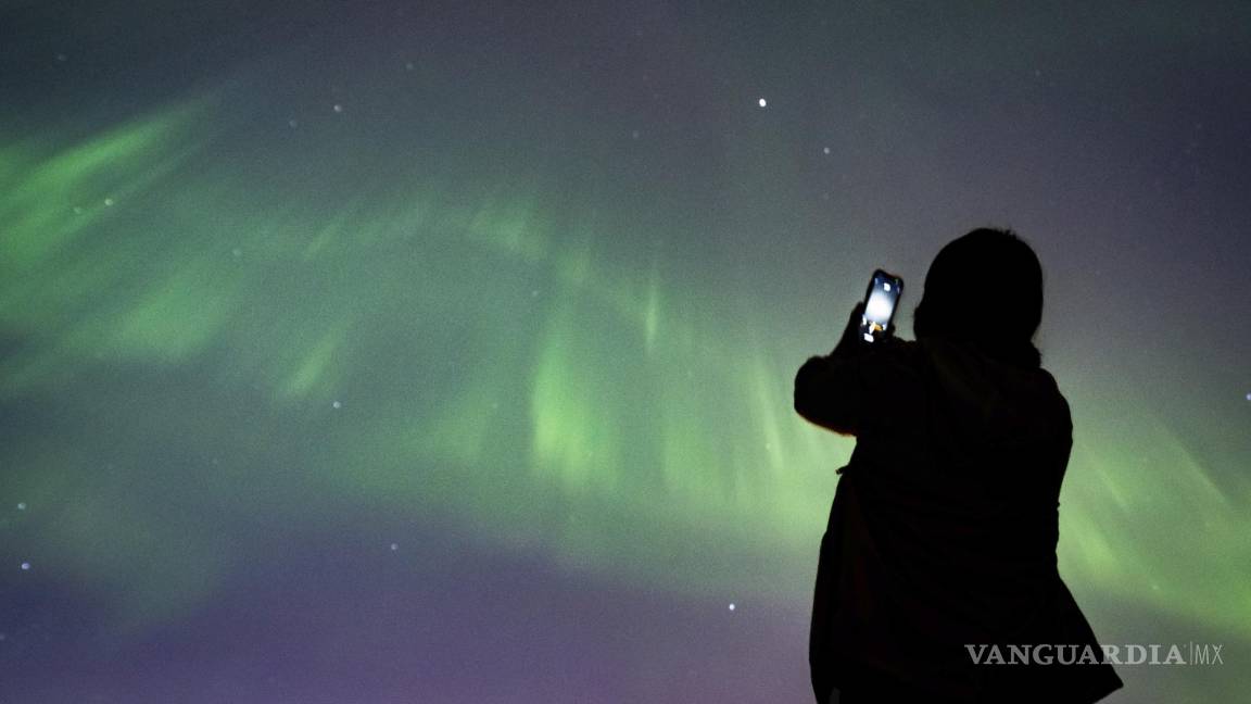 Inusual y potente tormenta solar pinta los cielos del hemisferio norte con coloridas auroras boreales (fotos)