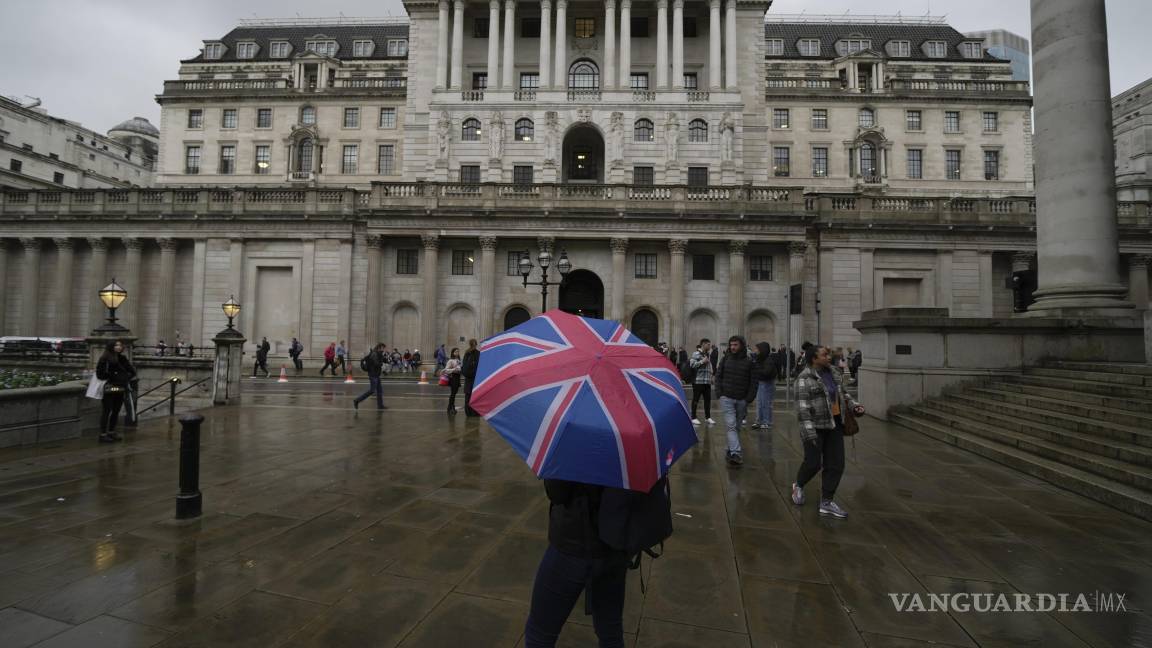 El Banco de Inglaterra reduce su tasa hasta el 4.50%; su nivel más bajo desde mediados de 2023