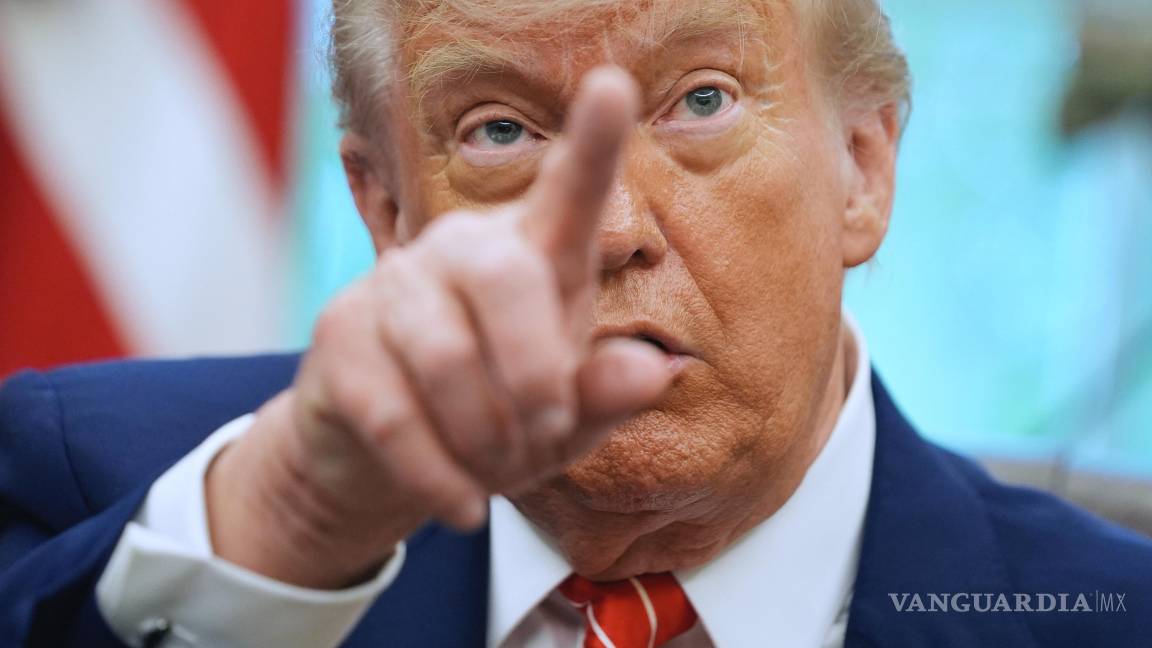 $!Donald Trump está finalizando un memorando presidencial para “acabar con las remesas” enviadas por personas que están en Estados Unidos sin autorización.