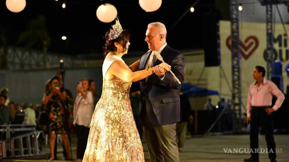 $!Y cómo no, también se dieron tiempo para bailar.