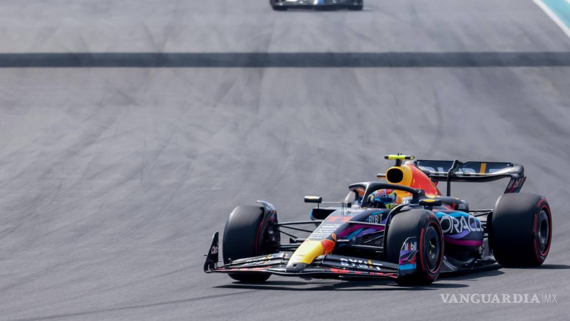 Checo Pérez, inalcanzable: el piloto mexicano logra la pole position rumbo al GP de Miami