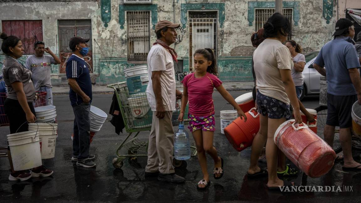 ‘Cazando’ el agua: la cruel sequía que golpea a México