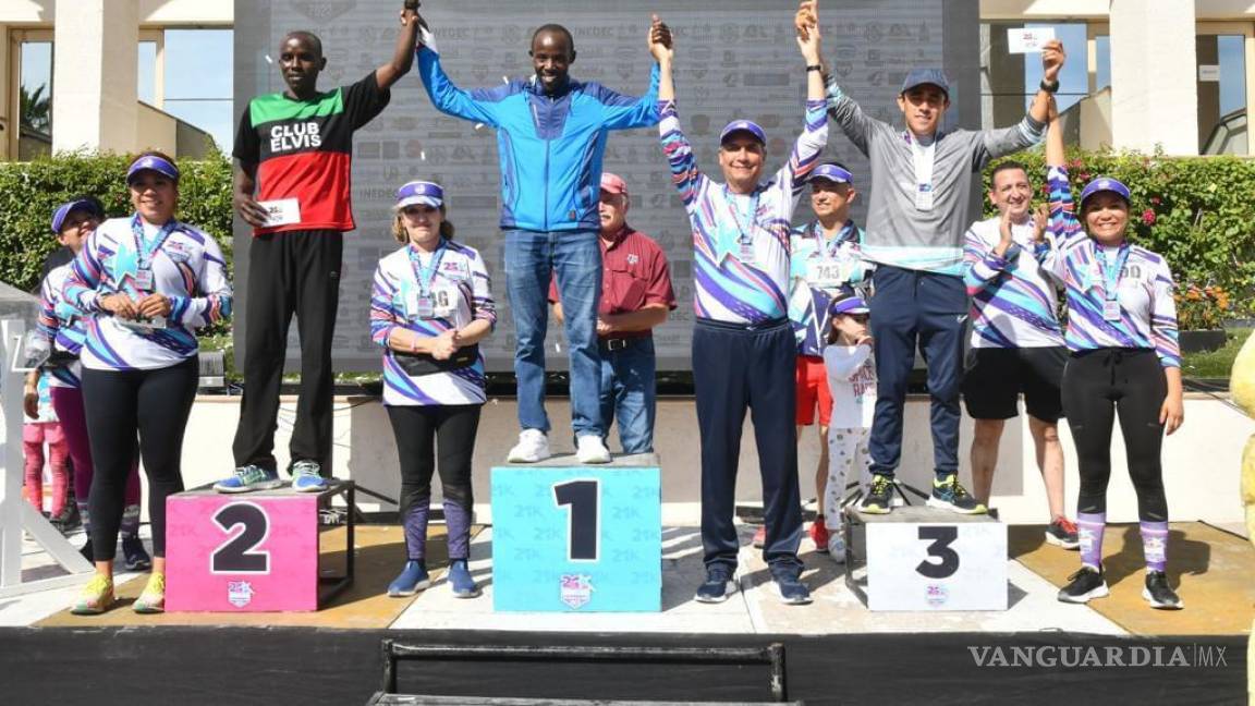 Cientos de deportistas corrieron en la 13ª edición del 21K ‘Con Espíritu de Acero’, en Monclova