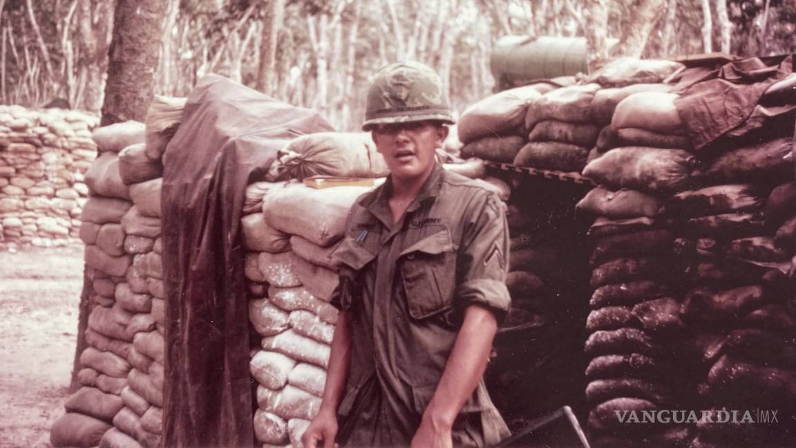 $!En la imagen, proporcionada por George Bennett, aparece él durante su servicio en 1966 de 1967.