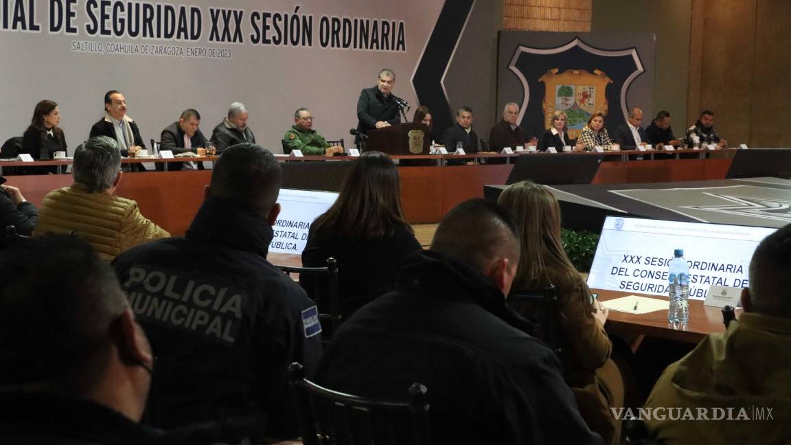 $!“Es de suma importancia mantener seguro a Coahuila, no bajar la guardia y estar alertas a los delitos que se puedan presentar”, dijo el mandatario.