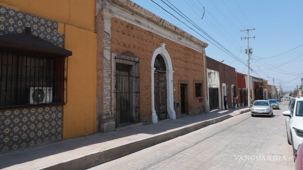 $!Además de pintura, se realizan trabajos de mantenimiento en herrerías y limpieza profunda en edificaciones de ladrillo.