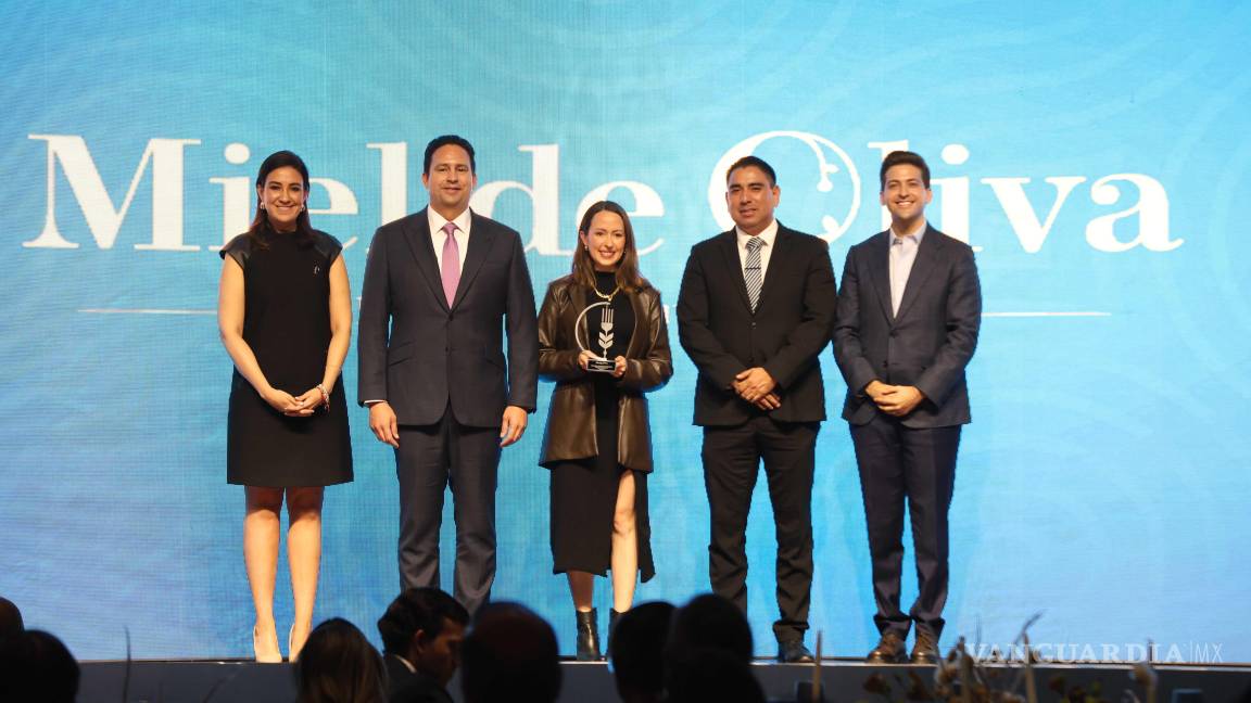 $!Algunos restaurantes de la localidad fueron reconocidos durante la gala.