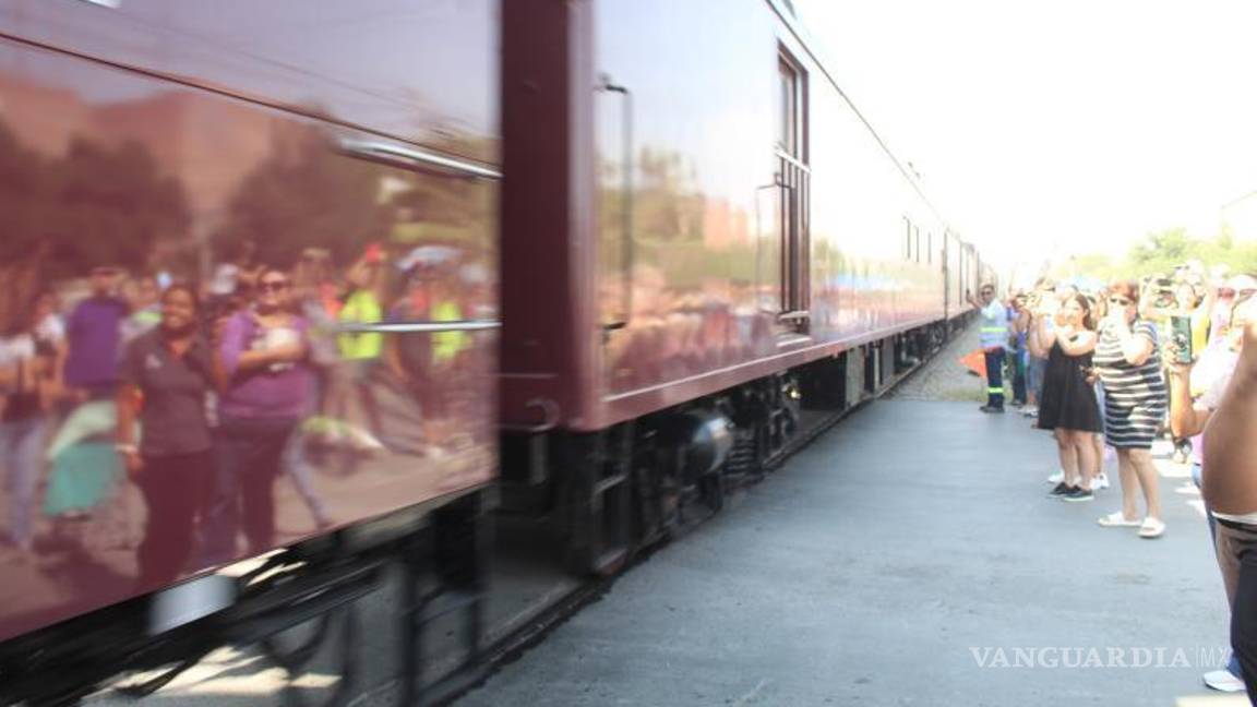 $!La Emperatriz 2816, fabricada en 1930, conserva sus aditamentos originales y funciona con carbón.