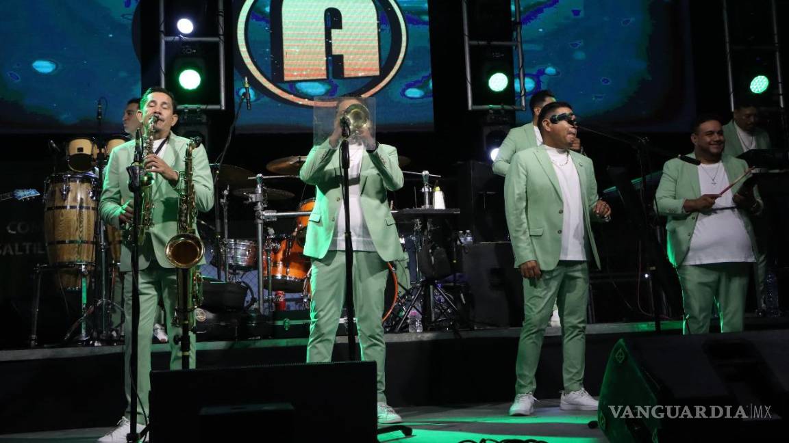 Tropicalísimo Apache se lleva la noche en la Saltillo 2000, donde miles de fans recordaron viejos tiempos