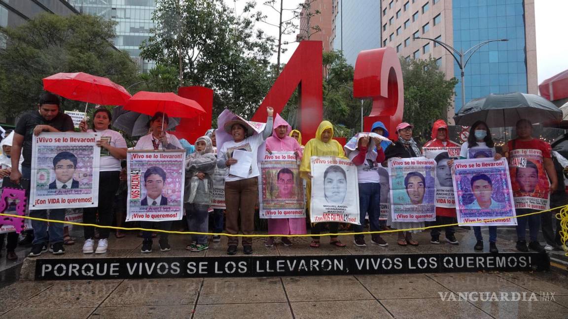 ‘Debemos tener la verdad’, padres de normalistas de Ayotzinapa piden reunirse con AMLO