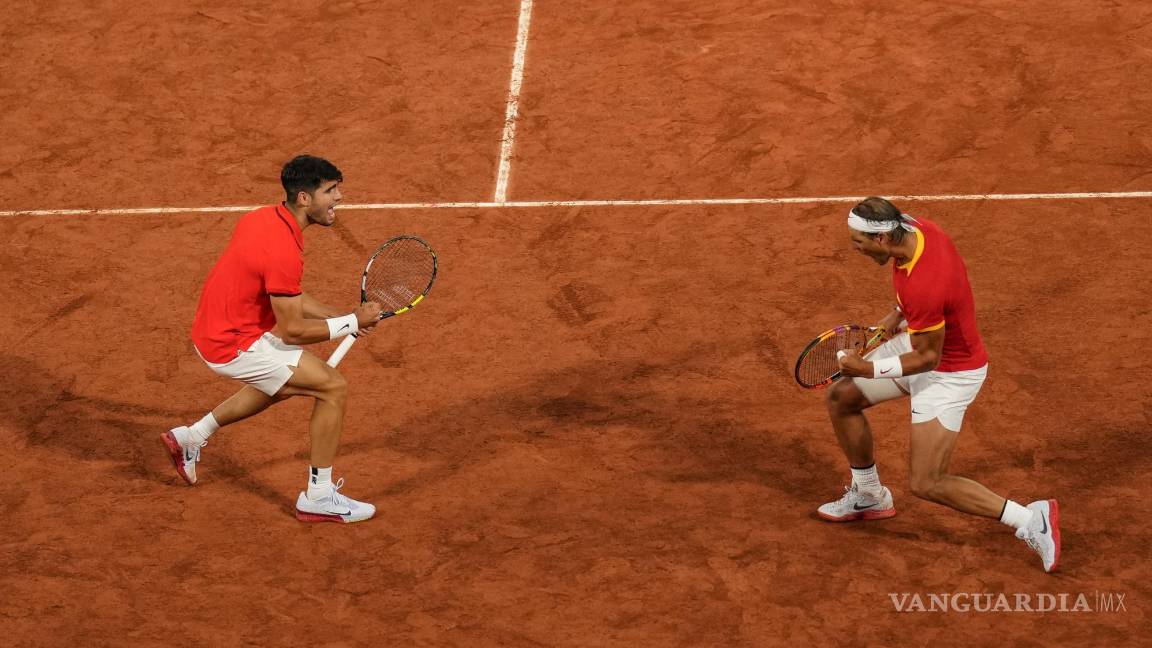 $!La pareja española logra una emocionante victoria sobre Argentina en el icónico estadio Philippe Chatrier.