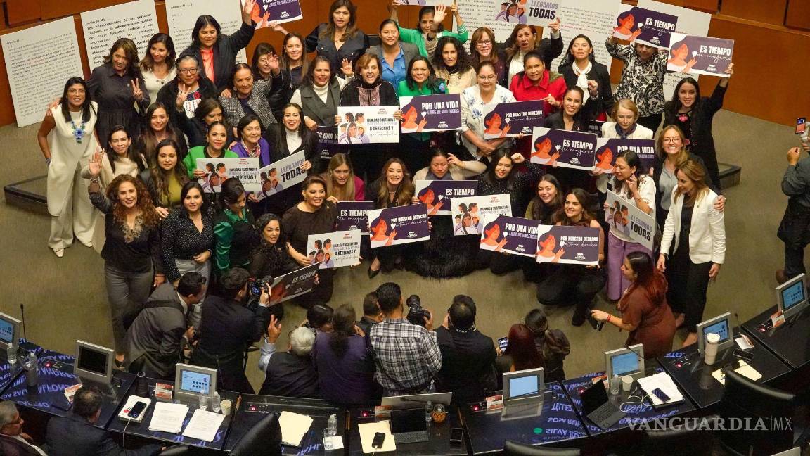$!El Congreso aprobó a finales de 2024 unas reformas a la Constitución y siete leyes secundarias impulsadas por Sheinbaum para reducir la brecha salarial de género.